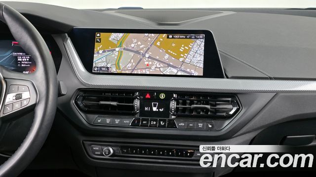 BMW 1 Series (F40) 120i Sports 2022 — фото 14