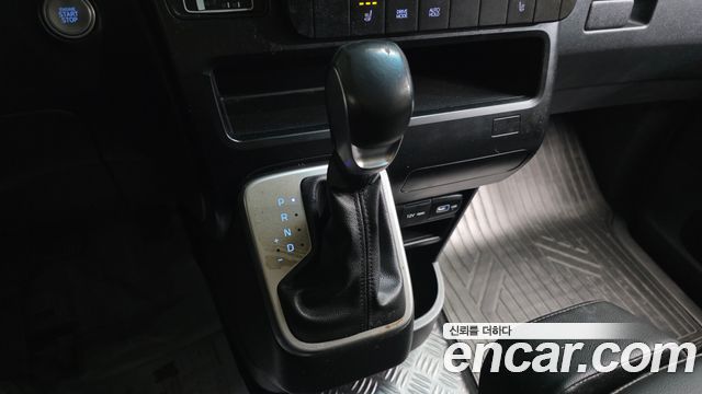 Hyundai Staria L3.5 Tourer 9-Seater Modern 2022 — фото 9