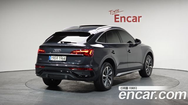 Audi Q5 (FY) 40 TDI Quattro Sportback 2021 — фото 2