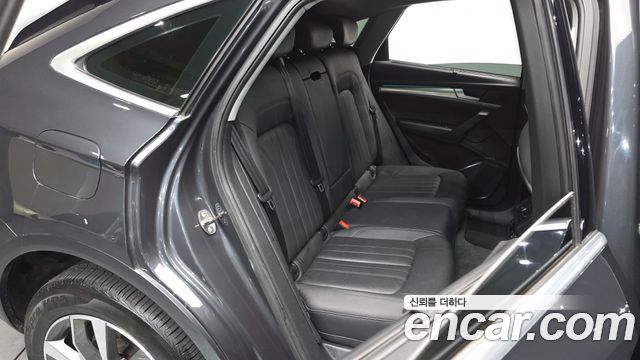Audi Q5 (FY) 40 TDI Quattro Sportback 2021 — фото 11