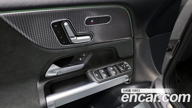 Mercedes-Benz GLB-Class (X247) GLB250 4MATIC 2022 — фото 11