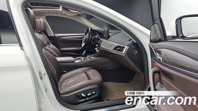 BMW 5 Series (G30) 530e Luxury 2021 — фото 10