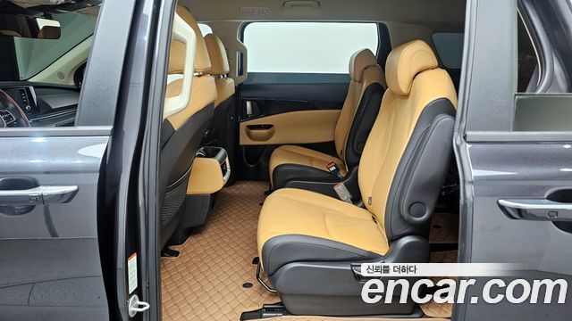 Kia Carnival (IV) Gasoline 9-Seater Prestige 2023 — фото 12