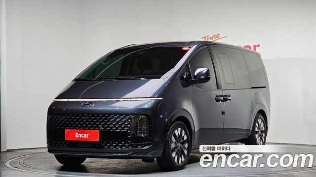 Hyundai Staria 4WD Lounge 9-Seater Inspiration 2023 — фото 1