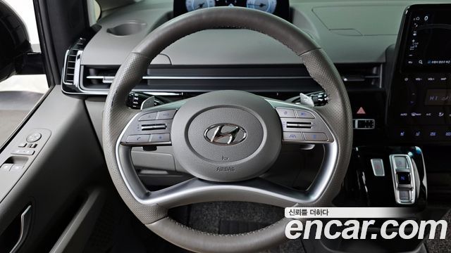 Hyundai Staria 4WD Lounge 9-Seater Inspiration 2023 — фото 13