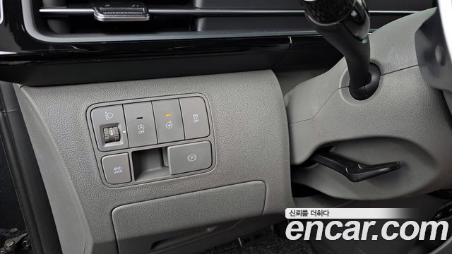 Hyundai Staria 4WD Lounge 9-Seater Inspiration 2023 — фото 14