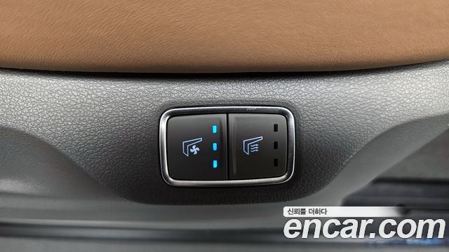 Hyundai Staria 4WD Lounge 9-Seater Inspiration 2023 — фото 19