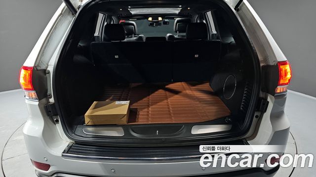 Jeep Grand Cherokee 3.6 Limited WK2 2018 — фото 20