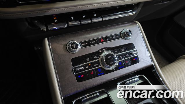 Lincoln Aviator (II) 3.0 Reserve  AWD 2023 — фото 9