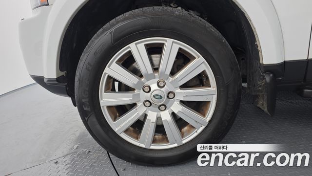 Land Rover Discovery 4 3.0 SDV6 SE 2013 — фото 5
