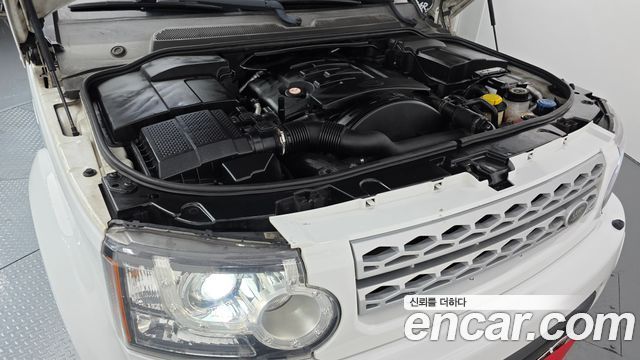 Land Rover Discovery 4 3.0 SDV6 SE 2013 — фото 6
