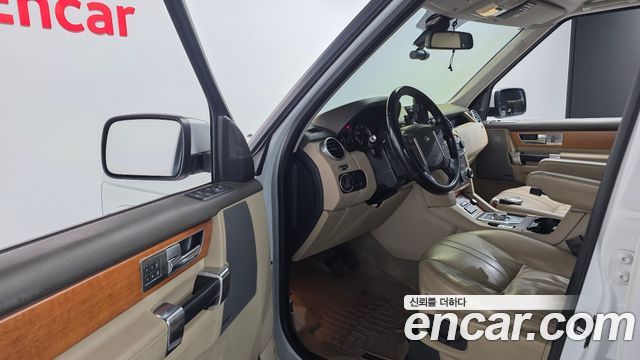 Land Rover Discovery 4 3.0 SDV6 SE 2013 — фото 12