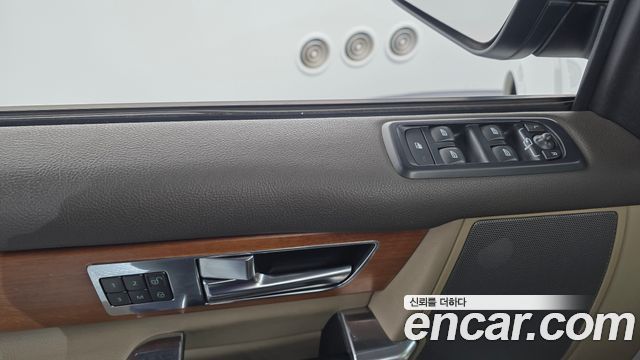 Land Rover Discovery 4 3.0 SDV6 SE 2013 — фото 13