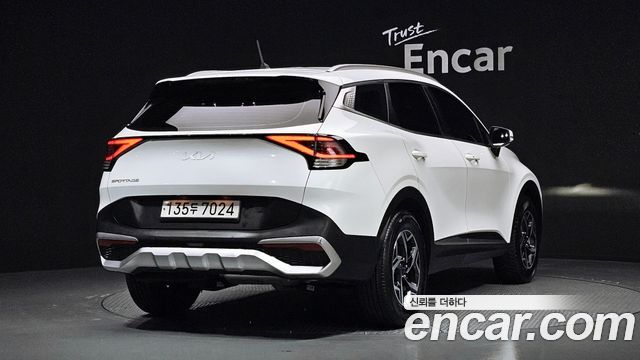 Kia Sportage (V) Diesel 2.0 2WD Prestige 2023 — фото 2