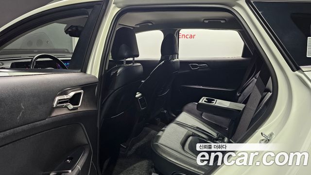 Kia Sportage (V) Diesel 2.0 2WD Prestige 2023 — фото 12