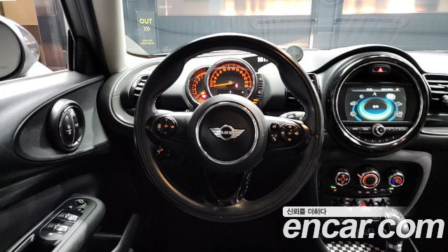 MINI Cooper Clubman Standard 2nd 2018 — фото 13