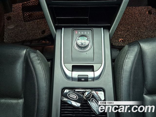 Land Rover Discovery Sport 2.0 TD4 SE 2016 — фото 16