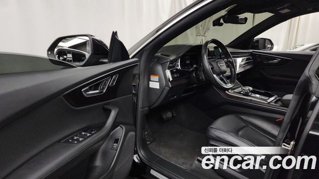 Audi Q8 (4M) 45 TDI Quattro Premium 2022 — фото 10
