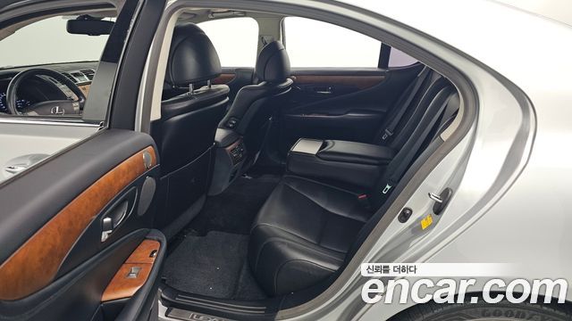 Lexus LS460 SPORT XF40 2011 — фото 12