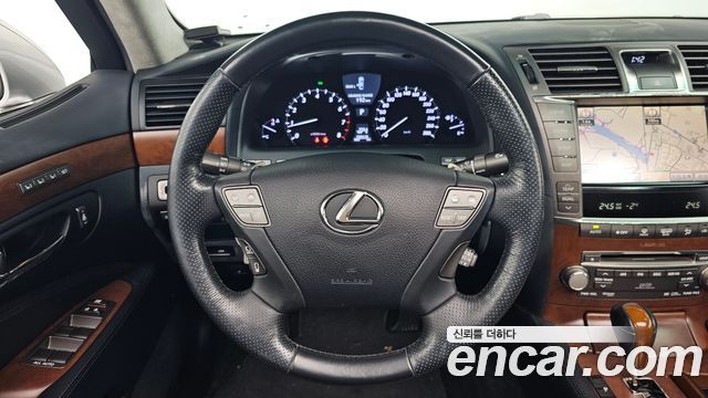 Lexus LS460 SPORT XF40 2011 — фото 13