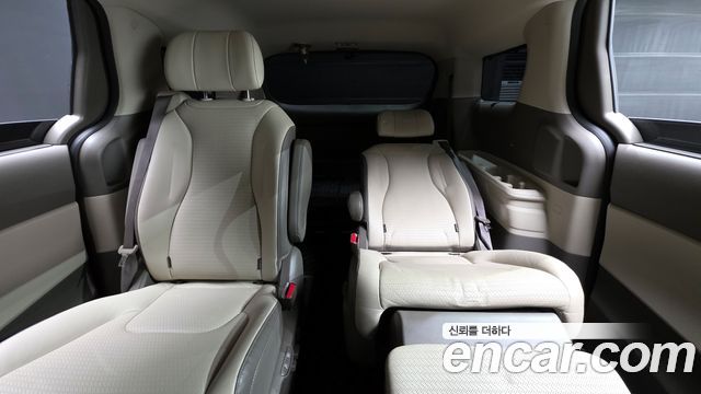 Kia Carnival (IV) Gasoline 7-Seater Signature 2023 — фото 12