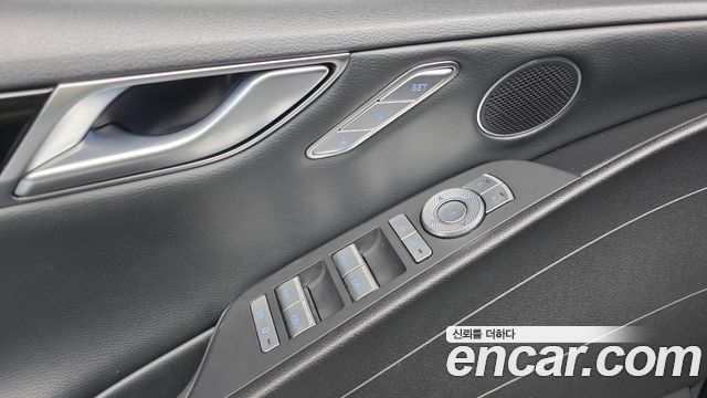 Genesis G80 (RG3) Gasoline 2.5 Turbo AWD 2022 — фото 17