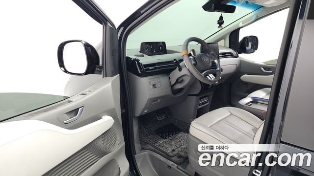 Hyundai Staria 4WD Lounge 9-Seater Inspiration 2022 — фото 10