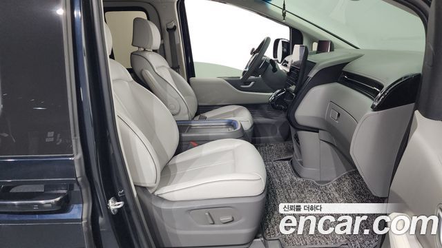 Hyundai Staria 4WD Lounge 9-Seater Inspiration 2022 — фото 11