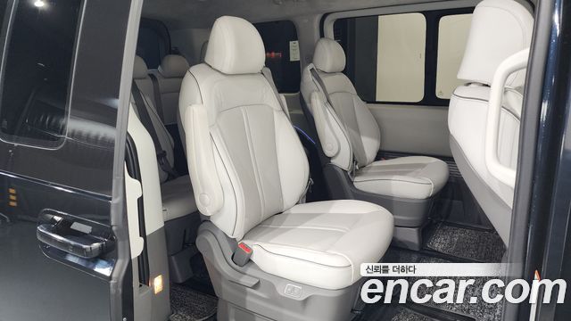Hyundai Staria 4WD Lounge 9-Seater Inspiration 2022 — фото 12
