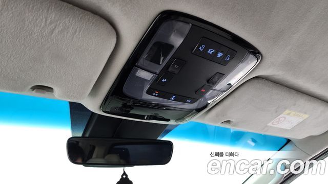 Hyundai Staria 4WD Lounge 9-Seater Inspiration 2022 — фото 19