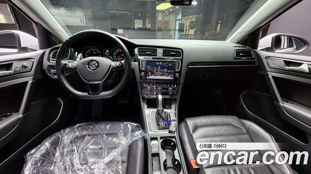 Volkswagen Golf (VII) 2.0 TDI Premium 2016 — фото 7