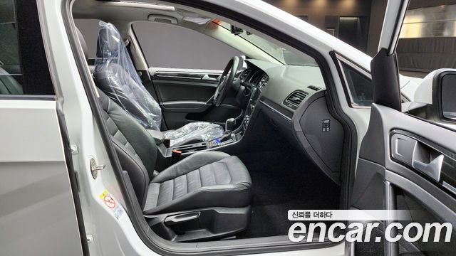 Volkswagen Golf (VII) 2.0 TDI Premium 2016 — фото 10