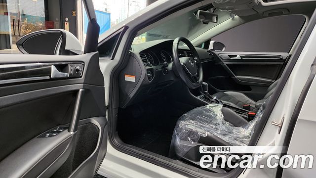 Volkswagen Golf (VII) 2.0 TDI Premium 2016 — фото 11