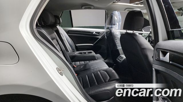 Volkswagen Golf (VII) 2.0 TDI Premium 2016 — фото 12
