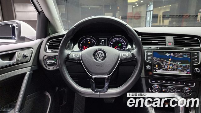 Volkswagen Golf (VII) 2.0 TDI Premium 2016 — фото 14