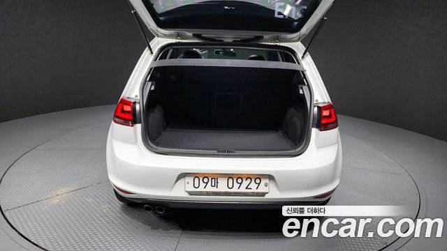 Volkswagen Golf (VII) 2.0 TDI Premium 2016 — фото 20