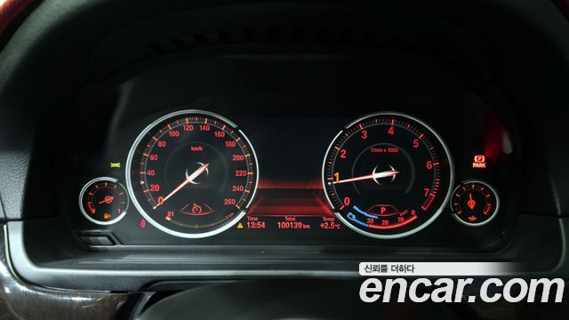 BMW 5 Series (F10) 528i 2013 — фото 8