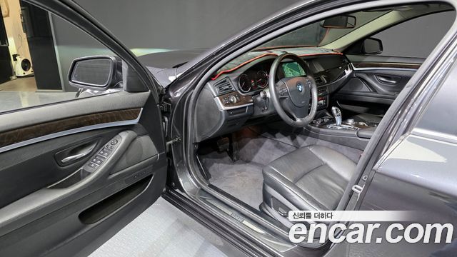 BMW 5 Series (F10) 528i 2013 — фото 10