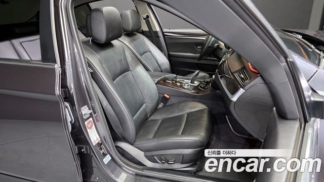 BMW 5 Series (F10) 528i 2013 — фото 12