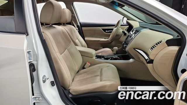 Nissan Altima 2.5 Tech L33 2016 — фото 10