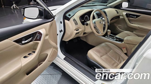 Nissan Altima 2.5 Tech L33 2016 — фото 11