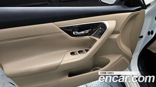 Nissan Altima 2.5 Tech L33 2016 — фото 19