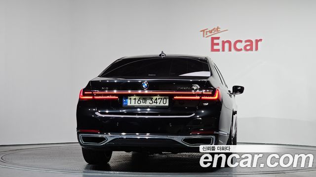 BMW 7 Series (G11) 740Li xDrive Design Pure Excellence 2021 — фото 4