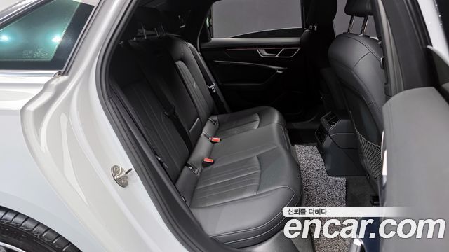 Audi A6 (C8) 45 TFSI Premium 2022 — фото 12