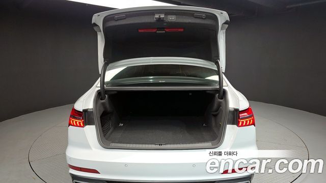 Audi A6 (C8) 45 TFSI Premium 2022 — фото 20