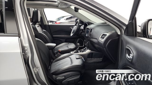 Jeep Compass (II) 2.4 Longitude AWD 2018 — фото 11