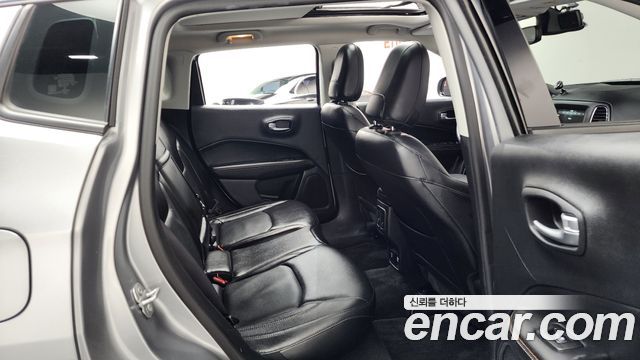 Jeep Compass (II) 2.4 Longitude AWD 2018 — фото 12