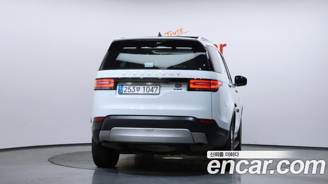 Land Rover Discovery 5 3.0 TD6 HSE Luxury 2018 — фото 4