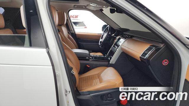 Land Rover Discovery 5 3.0 TD6 HSE Luxury 2018 — фото 10