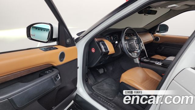 Land Rover Discovery 5 3.0 TD6 HSE Luxury 2018 — фото 11
